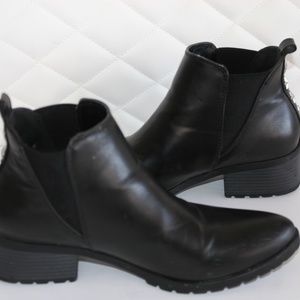 ZARA ANKLE BOOTS BLACK COLOR SIZE 8M